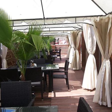 Diva Hotel 2*